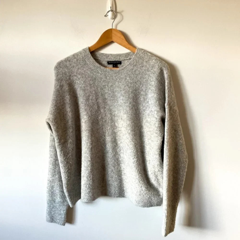 Banana Republic Wool Blend Soft  Knit Crew Sweater Grey Size Medium